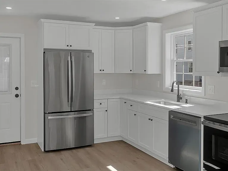 65 Euclid Ave — Photo 4