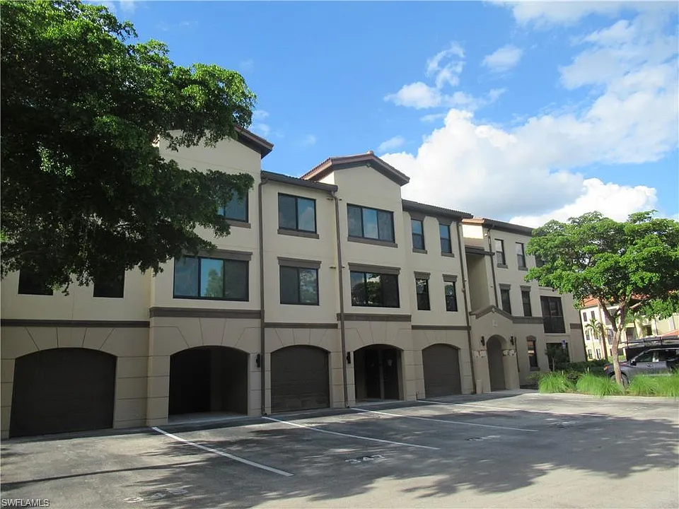 12990 Positano Cir #205