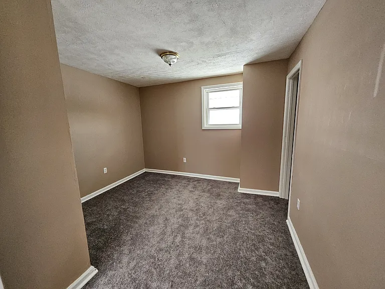 108 Carter St #C — Photo 3