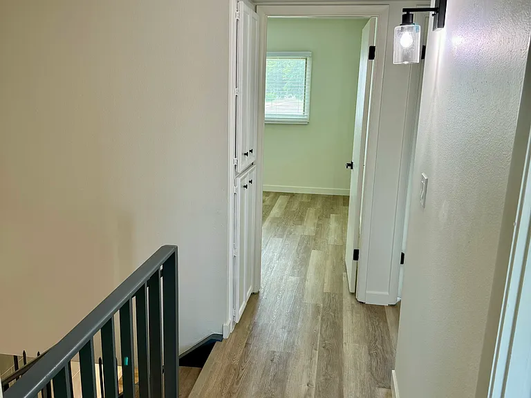 2810 E Clarendon Ave — Photo 19