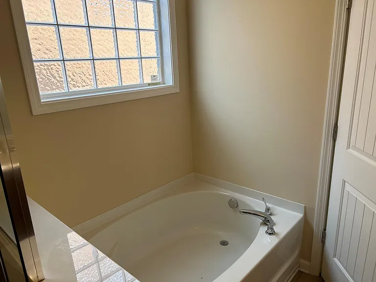 98 Verrazano Pl — Photo 12