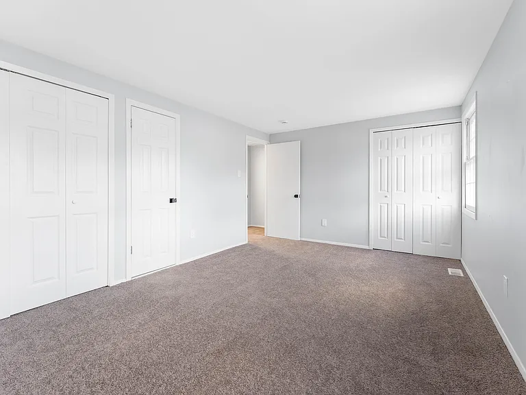 35 Rockland Dr — Photo 21