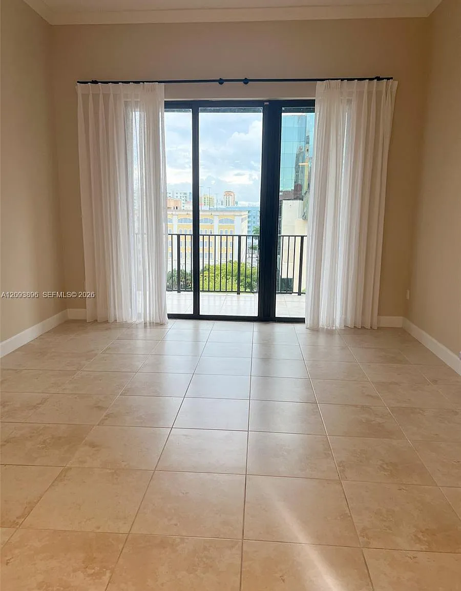 Andalusia Condo Residence — Photo 4