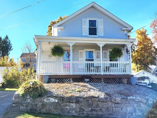 26 Adams St, Spencer, MA 01562