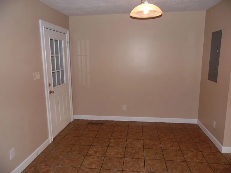 422 Old Salem Rd — Photo 6
