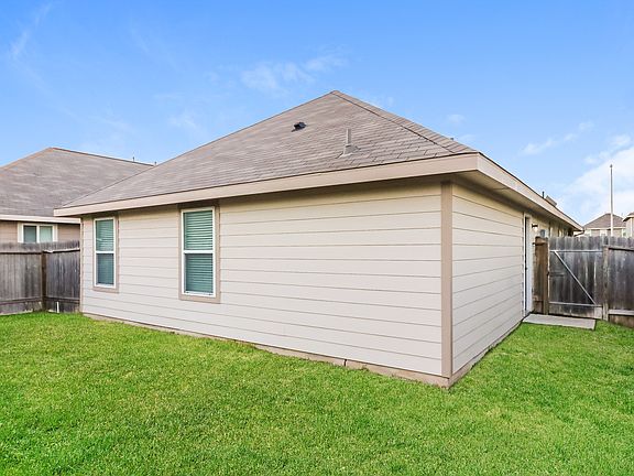 3rd image of 24331 Dolce Marina Ct