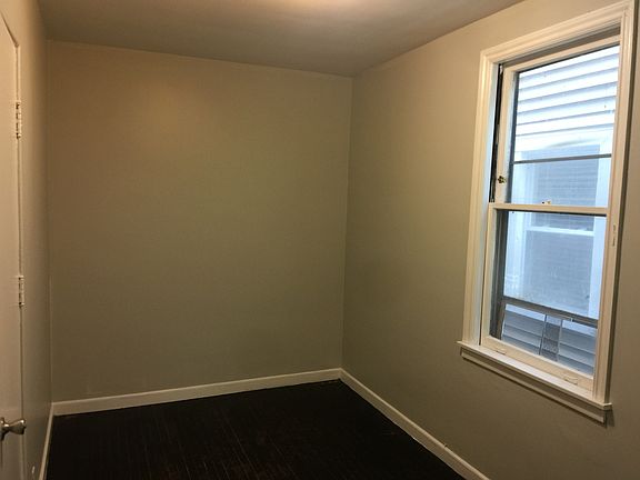 5th image of 3325 W Berteau Ave