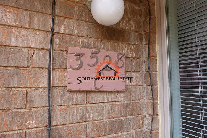 2 bed, 1.0 bath, $1,000 — Photo 2