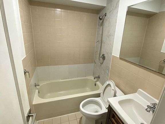 2nd image of 11117 Roosevelt Ave #2A