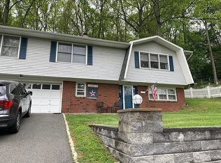18 Rhone Rd, Hopatcong, NJ 07843
