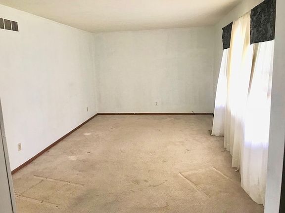 2nd image of 59641 Spicewood Dr