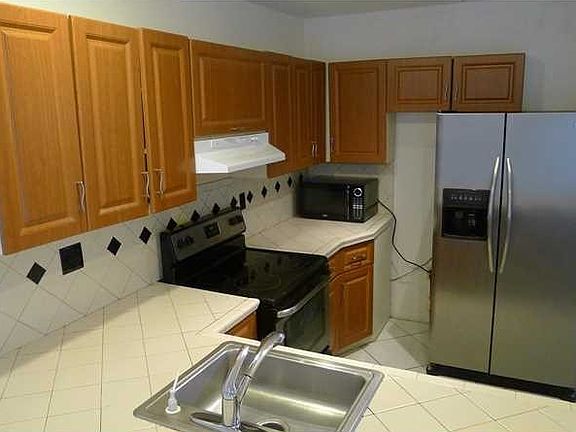 3rd image of 16525 NE 26th Ave
