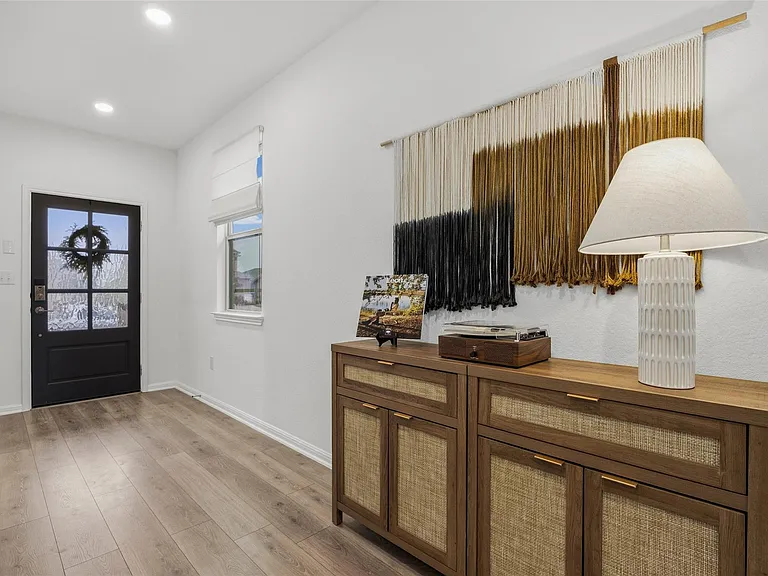 858 Papaya Dr — Photo 5