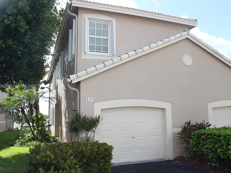 1820 Salerno Cir — Photo 2