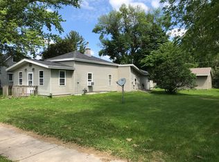 207 E State St, Fox Lake, WI 53933