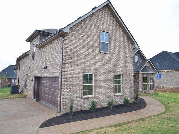 3rd image of 201 Caroline Lee Dr