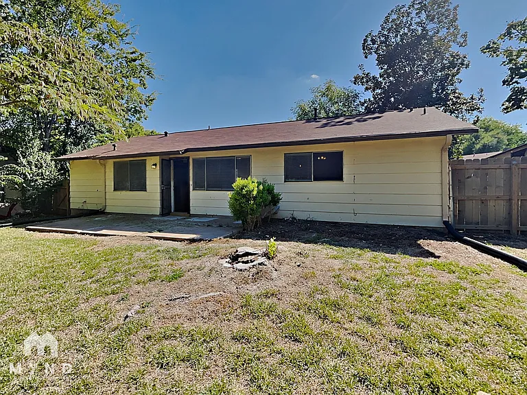 5204 Regency Cv — Photo 17
