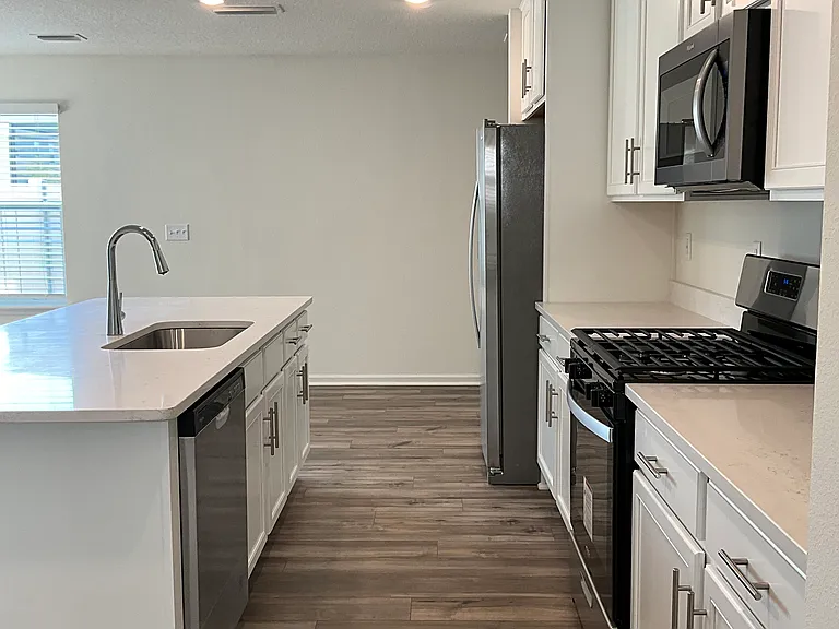 128 Peace River Rd — Photo 3