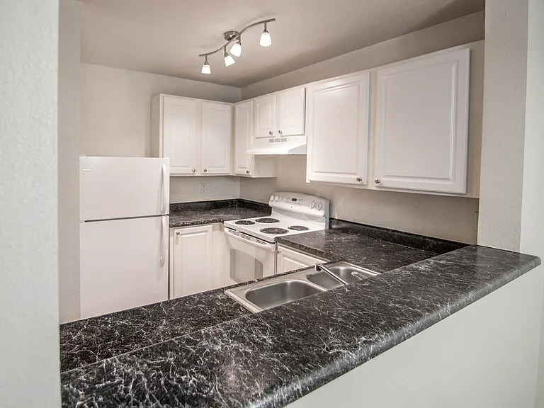 Aspen Glade Apartments — Photo 15