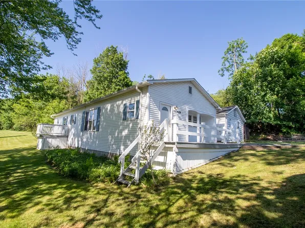5983 Clark Rd, Newark, NY 14513
