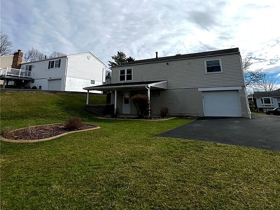 4th image of 1351 Denton St