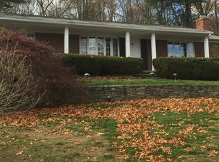 35 Azalea Ct, Warwick, RI 02818