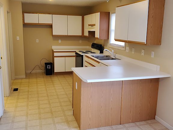 Large kitchen, freshly painted.