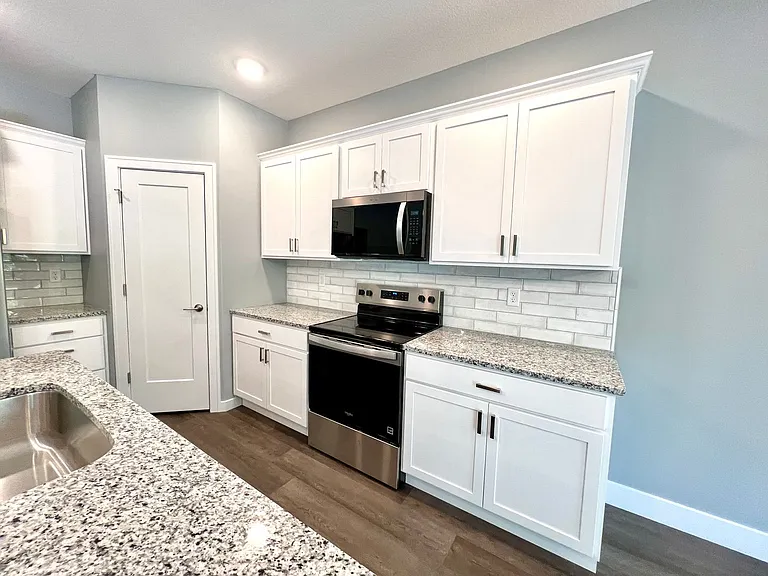 4647 Pierce Dr — Photo 2