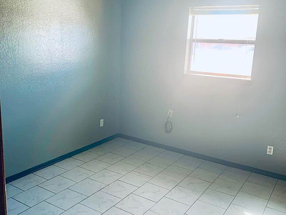 5th image of 131 Anthony Dr