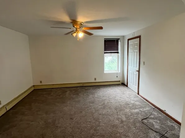 26 Lee St, Mechanicville, NY 12118