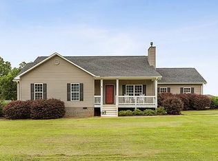 112 Dogwood Dr, Ninety Six, SC 29666