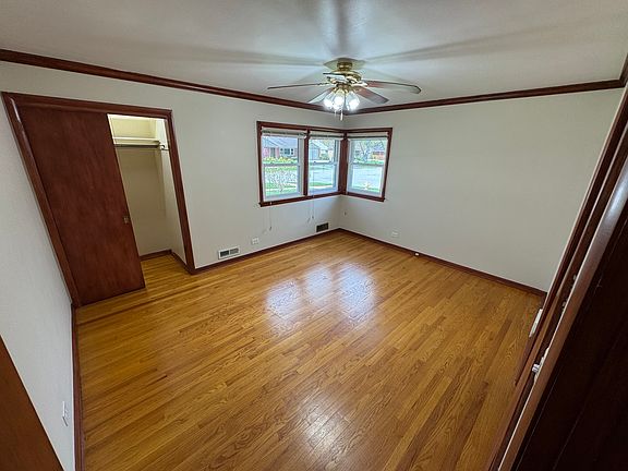 5th image of 901 Brookline Ln