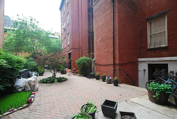 Rented by Buchbinder & Warren | media 9