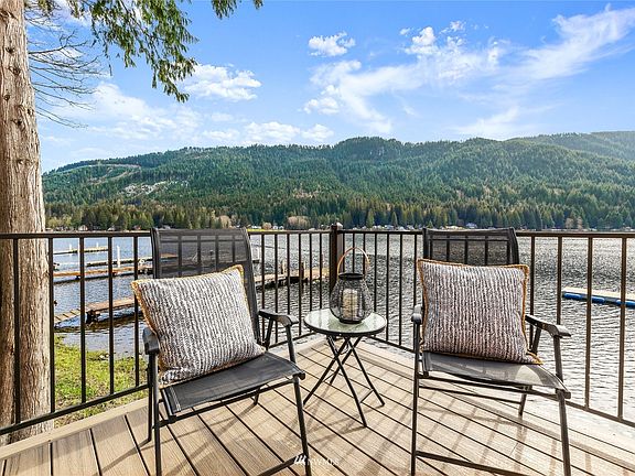  Sun-drenched oasis nestled on the desired and sought-after north shore.