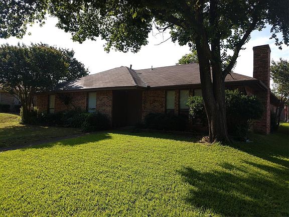 2nd image of 1217 River Oaks Dr