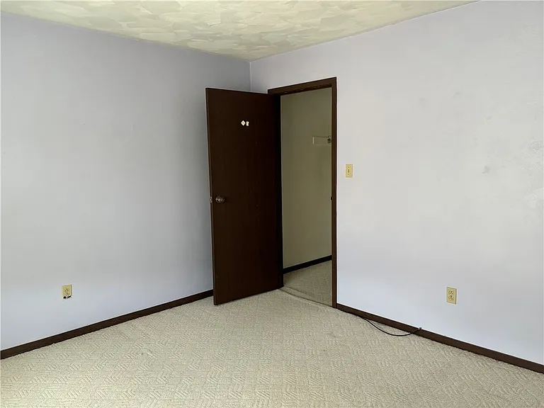 3204 Camberly Dr — Photo 25