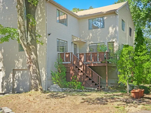 123 Chapin Rd #1D4, Hudson, MA 01749