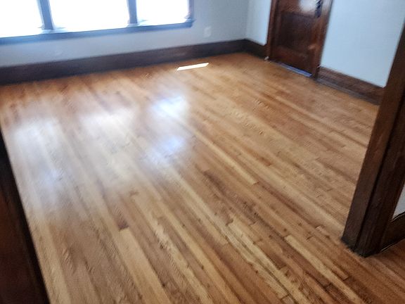 2nd image of 4260 Larchmont St #2