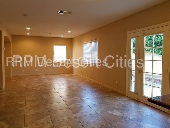 4th image of 33102 Campus Ln