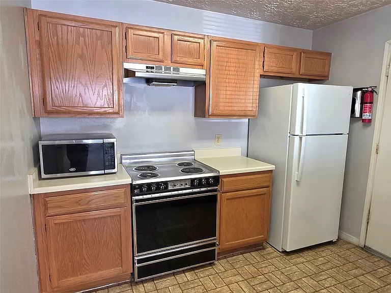 67 E Park West Dr — Photo 11