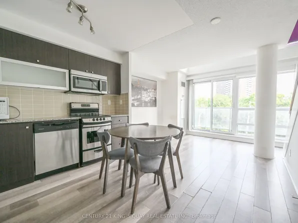 2015 Sheppard Ave E #312, Toronto, ON M2J 0B3
