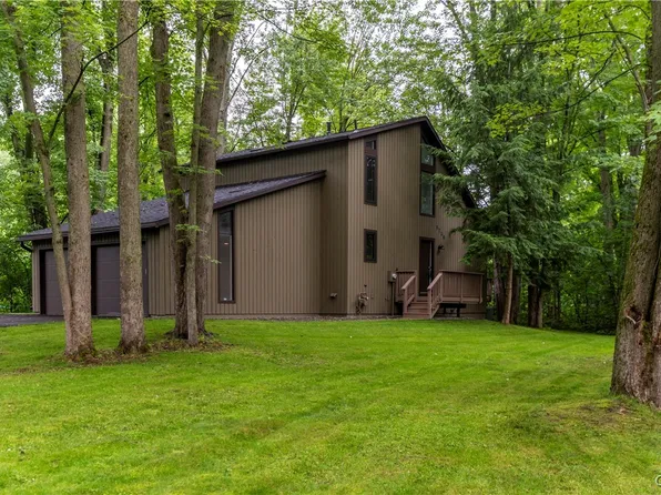 8730 Radburn Dr, Baldwinsville, NY 13027