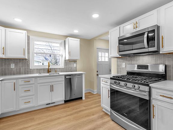 Beautifully updated kitchen.