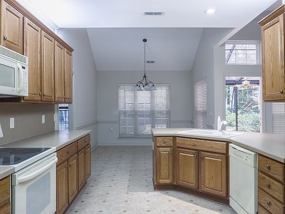4th image of 1662 Sanridge Wind Ln