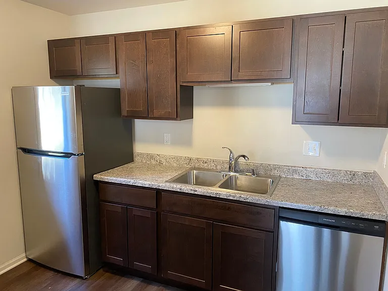 Madison Townhomes — Photo 7