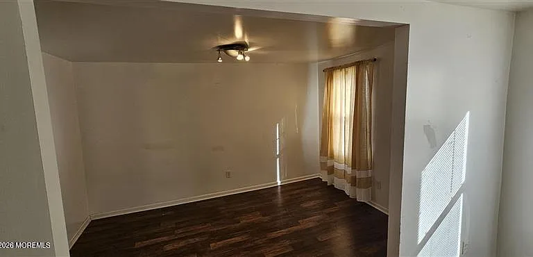 402 W Green St — Photo 4