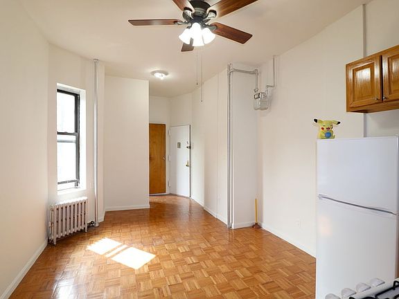 4th image of 515 W 48th St APT 2RE