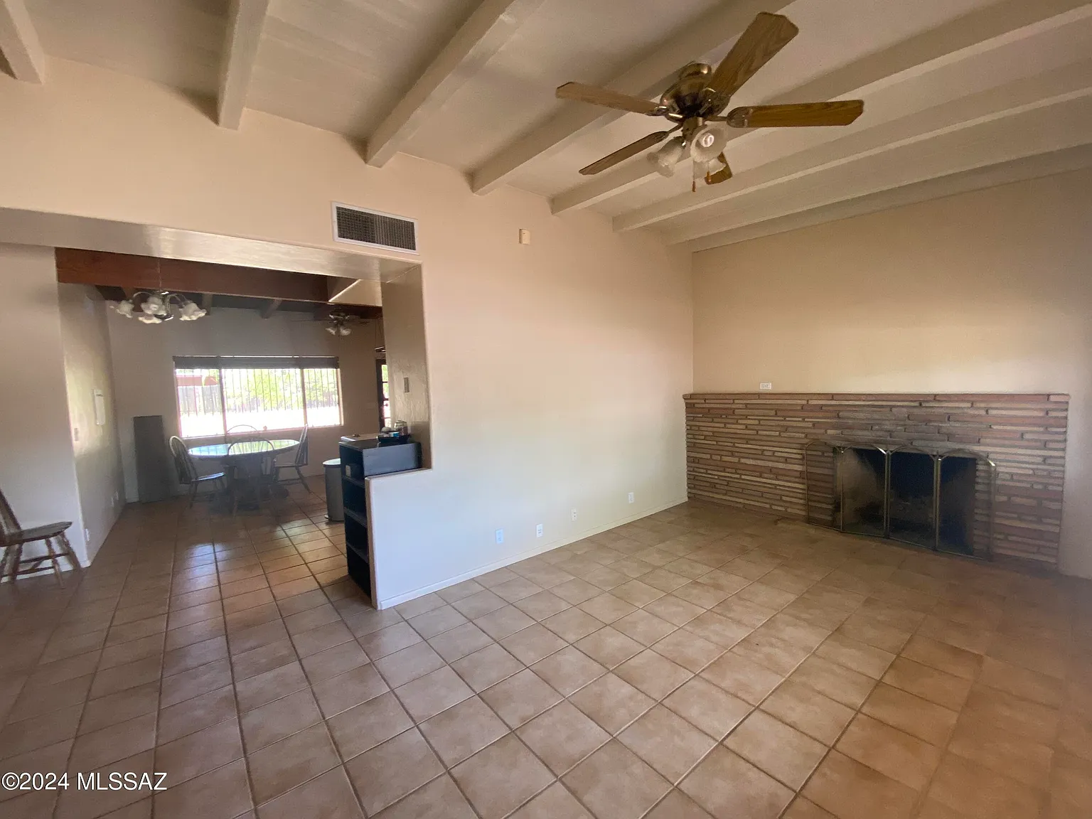 2 bed, 1.0 bath, 1196 sqft, $1,650 — Photo 3