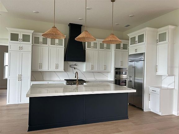 5th image of 17483 MONTGOMERY COURT