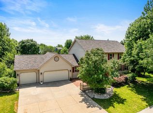 629 E Apple Creek Rd, Appleton, WI 54913
